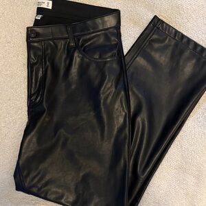 Abercrombie & Fitch 90’s Ultra High Rise Faux Leather Pant